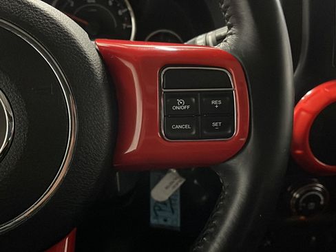 Used 2017 Jeep Wrangler Unlimited Sahara w/ Connectivity Group AWD/4WD image 7