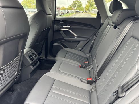 Used 2025 Audi Q5 Premium AWD/4WD image 34