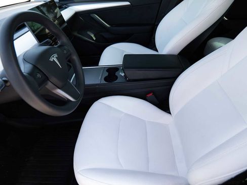 Used 2022 Tesla Model 3 Long Range image 9