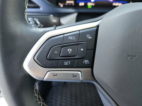 New 2024 Volkswagen Taos SE image 13