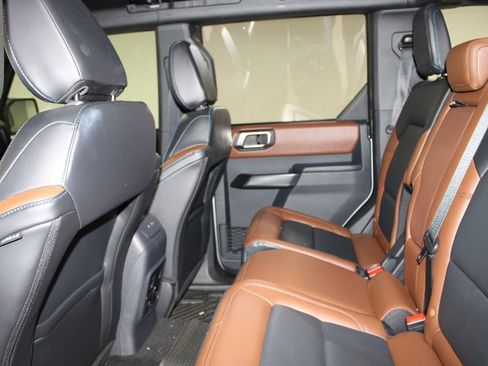 Used 2024 Ford Bronco Outer Banks w/ Sasquatch Package image 18