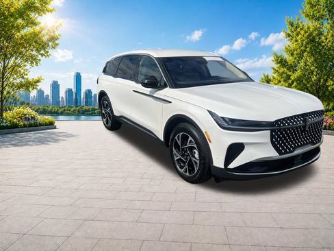 Certified 2024 Lincoln Nautilus Premier AWD/4WD image 11