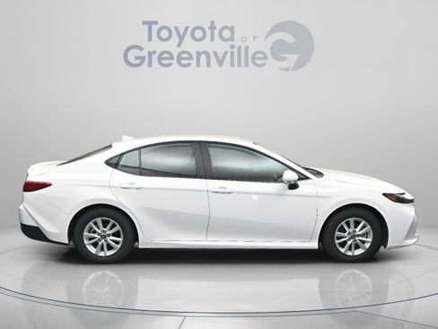 Used 2025 Toyota Camry LE w/ Convenience Package FWD image 16