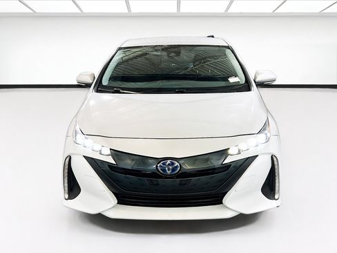 Used 2017 Toyota Prius Prime Plus w/ Carpet Mat Package FWD image 2