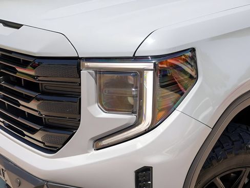 Used 2024 GMC Sierra 1500 Elevation RWD image 3