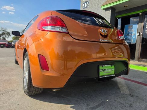 Used 2015 Hyundai Veloster w/ Option Group 02 FWD image 9