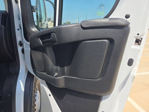 Used 2025 RAM ProMaster 2500 w/ Convenience Group FWD image 25