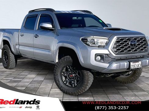 Used 2016 Toyota Tacoma TRD Sport image 1