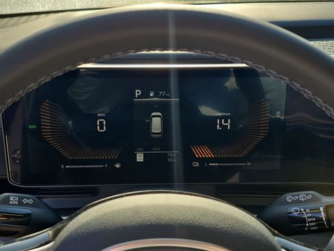 New 2026 Kia Carnival EX FWD image 32