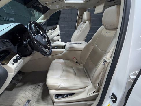 Used 2020 Cadillac Escalade ESV Premium Luxury image 73