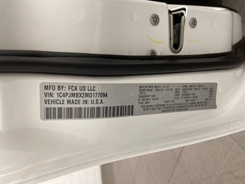 Certified 2021 Jeep Cherokee Trailhawk w/ Comfort/Convenience Group image 31