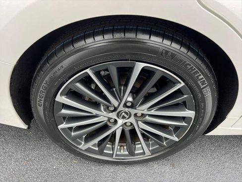 Certified 2023 Lexus ES 350 w/ Premium Package image 18