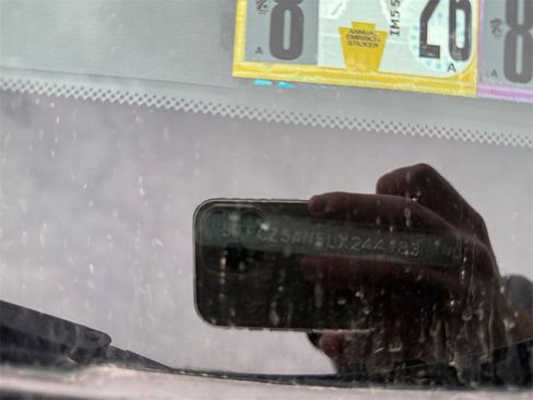 Used 2020 Toyota Tacoma SR5 w/ Technology Package image 31