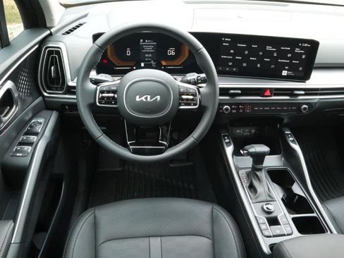 New 2025 Kia Sorento S FWD image 6