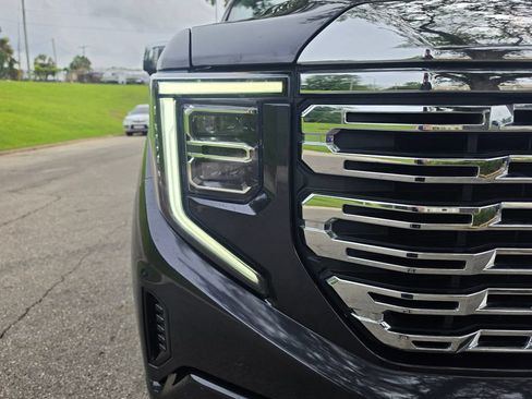 Used 2022 GMC Sierra 1500 Denali AWD/4WD image 11
