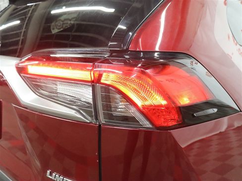 Used 2019 Toyota RAV4 Limited AWD/4WD image 12