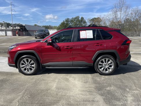 Used 2025 Toyota RAV4 XLE Premium image 7