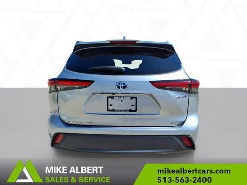 Used 2023 Toyota Highlander XLE image 6