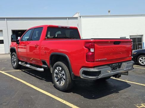 Used 2022 Chevrolet Silverado 2500 LT w/ Convenience Package AWD/4WD image 3