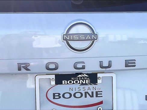 New 2026 Nissan Rogue Platinum w/ Platinum Premium Package AWD/4WD image 12