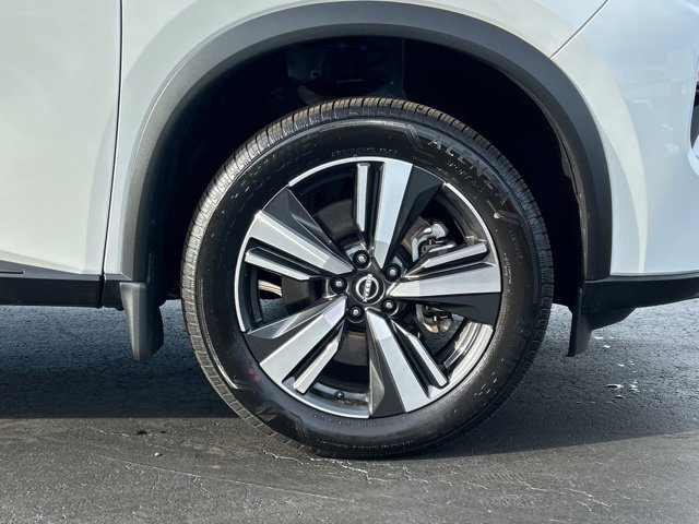 Used 2025 Nissan Rogue SL w/ Tech Package AWD/4WD image 11