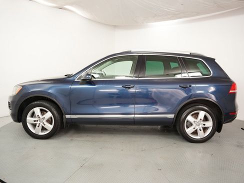 Used 2013 Volkswagen Touareg VR6 image 4