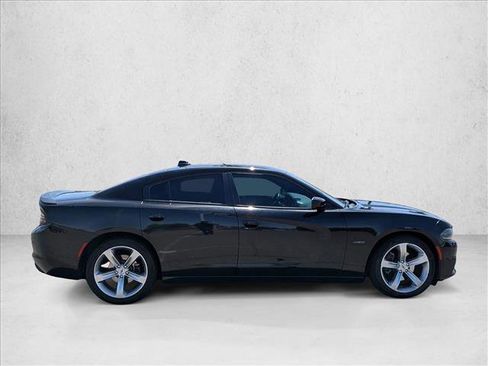 Used 2018 Dodge Charger R/T RWD image 4