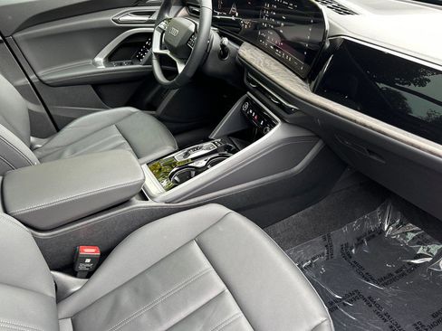 Certified 2025 Audi Q5 Premium Plus w/ Premium Plus image 16