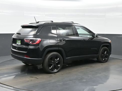 Used 2021 Jeep Compass Latitude FWD image 6