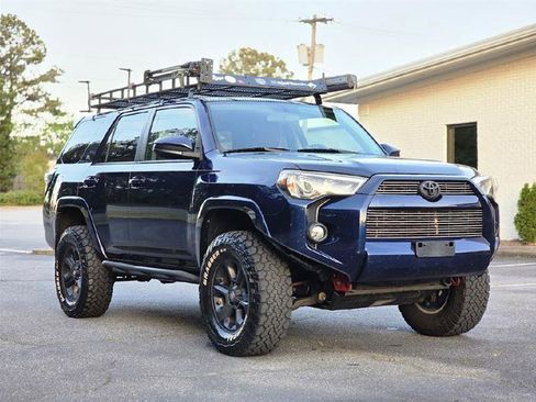 Used 2016 Toyota 4Runner SR5 image 11