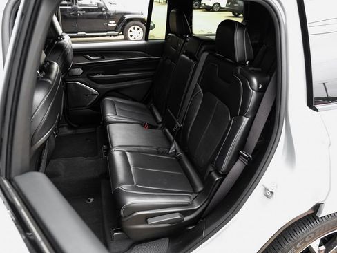 Used 2022 Jeep Grand Cherokee L Overland AWD/4WD image 52