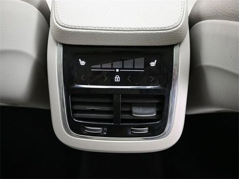 Used 2022 Volvo XC90 T6 Momentum w/ Climate Package image 34