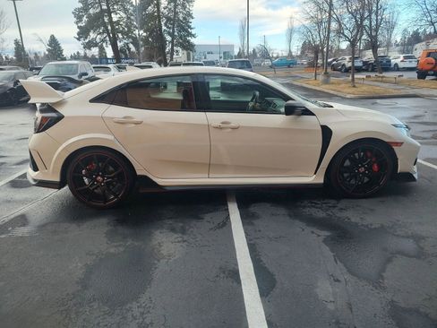 Used 2019 Honda Civic Type R image 6
