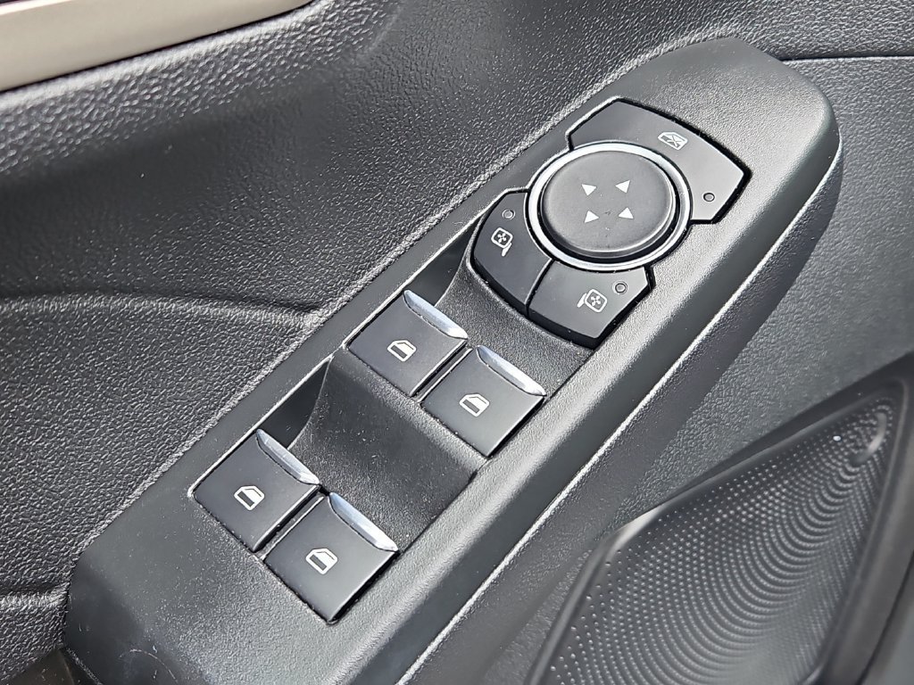 Used 2022 Ford Escape SE w/ SE Sport Appearance Package AWD/4WD image 28