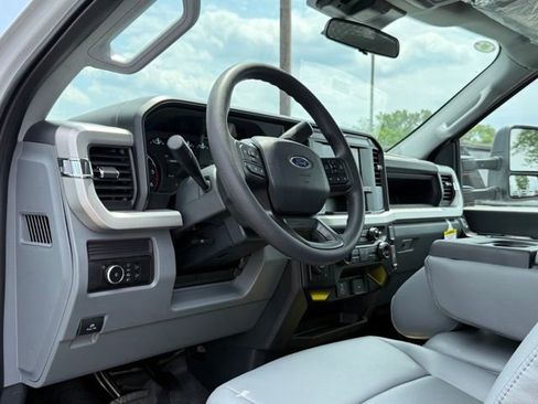 New 2026 Ford F550 4x4 Regular Cab Super Duty image 13