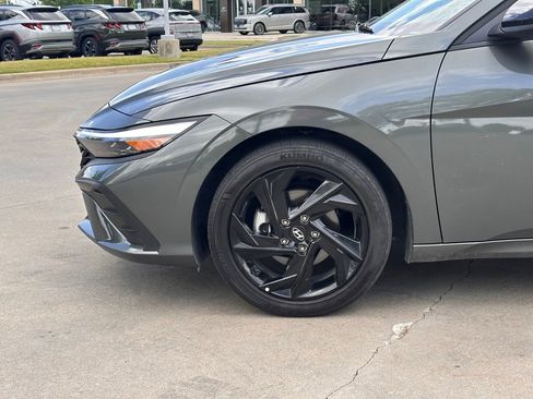 Used 2026 Hyundai Elantra Sport image 11