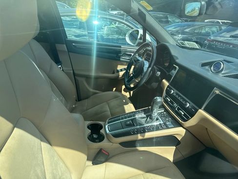Used 2021 Porsche Macan AWD/4WD image 6