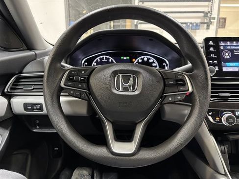 Used 2018 Honda Accord EX image 16