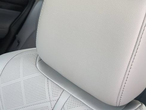 Certified 2025 Toyota Highlander Platinum AWD/4WD image 24