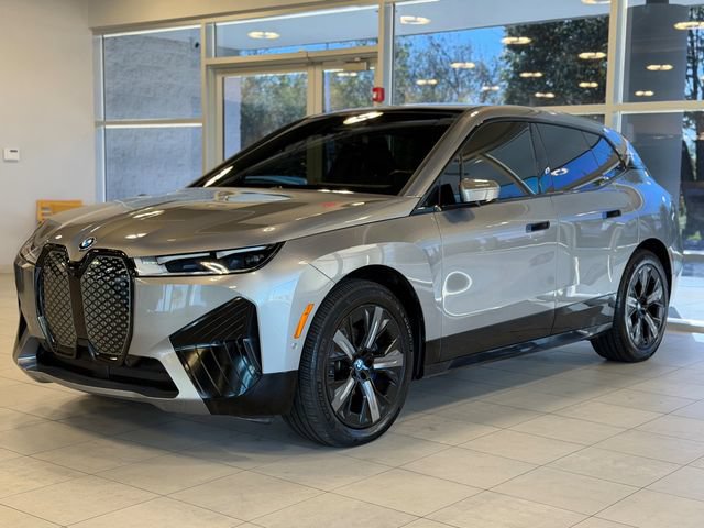 Used 2024 BMW iX xDrive50 w/ Sport Package AWD/4WD image 4