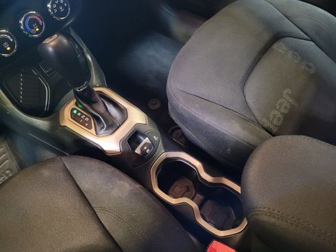 Used 2016 Jeep Renegade Latitude image 26