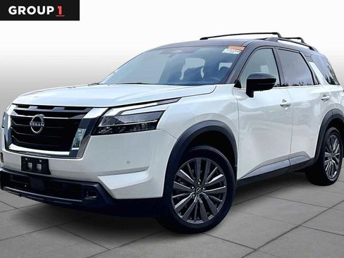 Used 2024 Nissan Pathfinder SL w/ SL Premium Package image 1