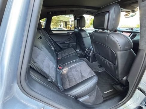 Used 2018 Porsche Macan GTS AWD/4WD image 38