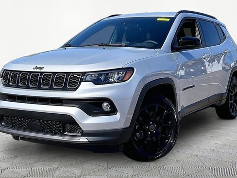 New 2026 Jeep Compass Latitude image 2