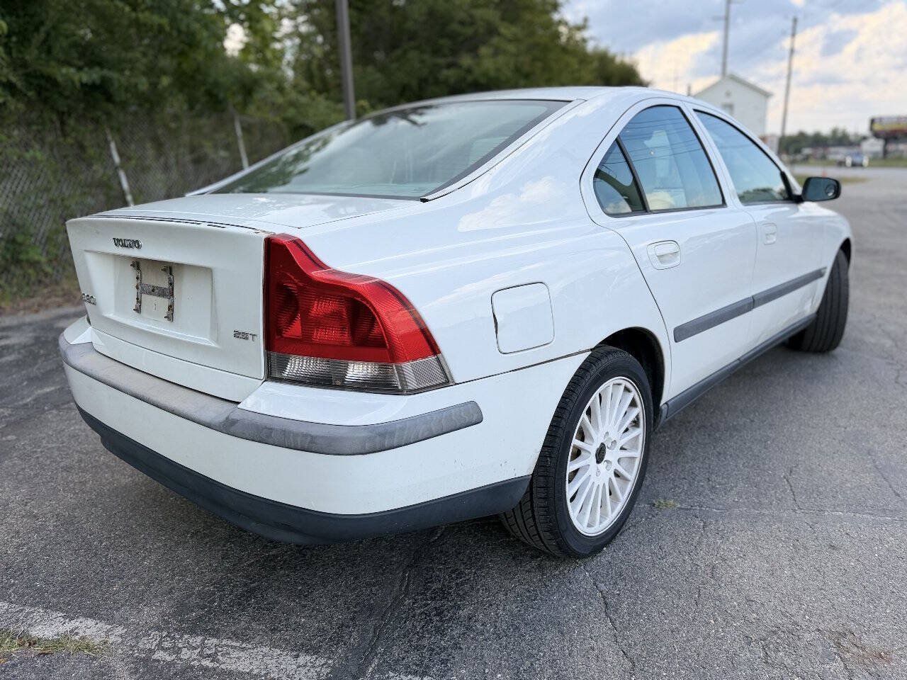 Used 2004 Volvo S60 2.5T FWD image 3