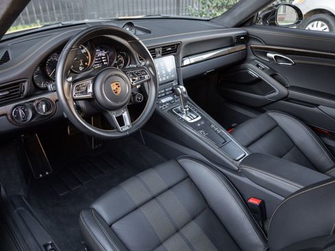 Certified 2018 Porsche 911 Turbo S image 4