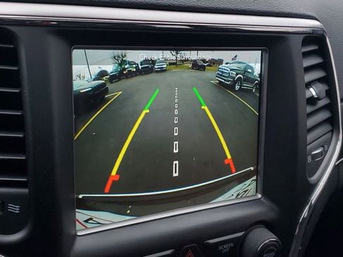 Used 2018 Jeep Grand Cherokee Limited w/ Luxury Group II image 28