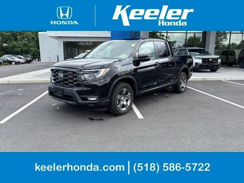 Used 2025 Honda Ridgeline TrailSport image 1