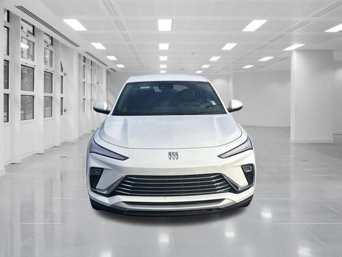 Used 2024 Buick Envista Preferred w/ Convenience I Package image 2