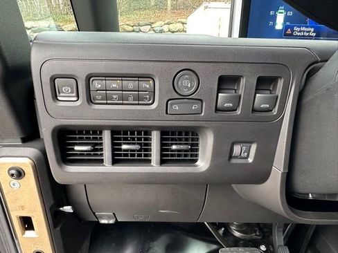 New 2025 Chevrolet Brightdrop 400 image 17